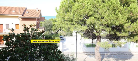 3-salle Appartement à Pineto, Italy No. 295989 8