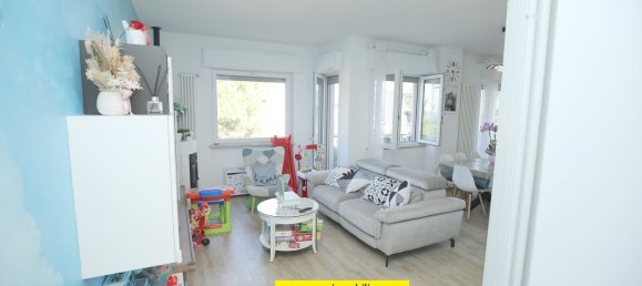 3-salle Appartement à Pineto, Italy No. 295989 2