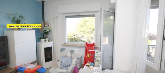 3-salle Appartement à Pineto, Italy No. 295989 3