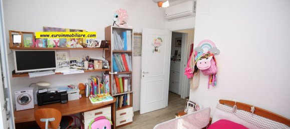 3-salle Appartement à Pineto, Italy No. 295989 14