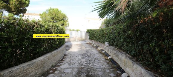 3-salle Appartement à Pineto, Italy No. 295989 24