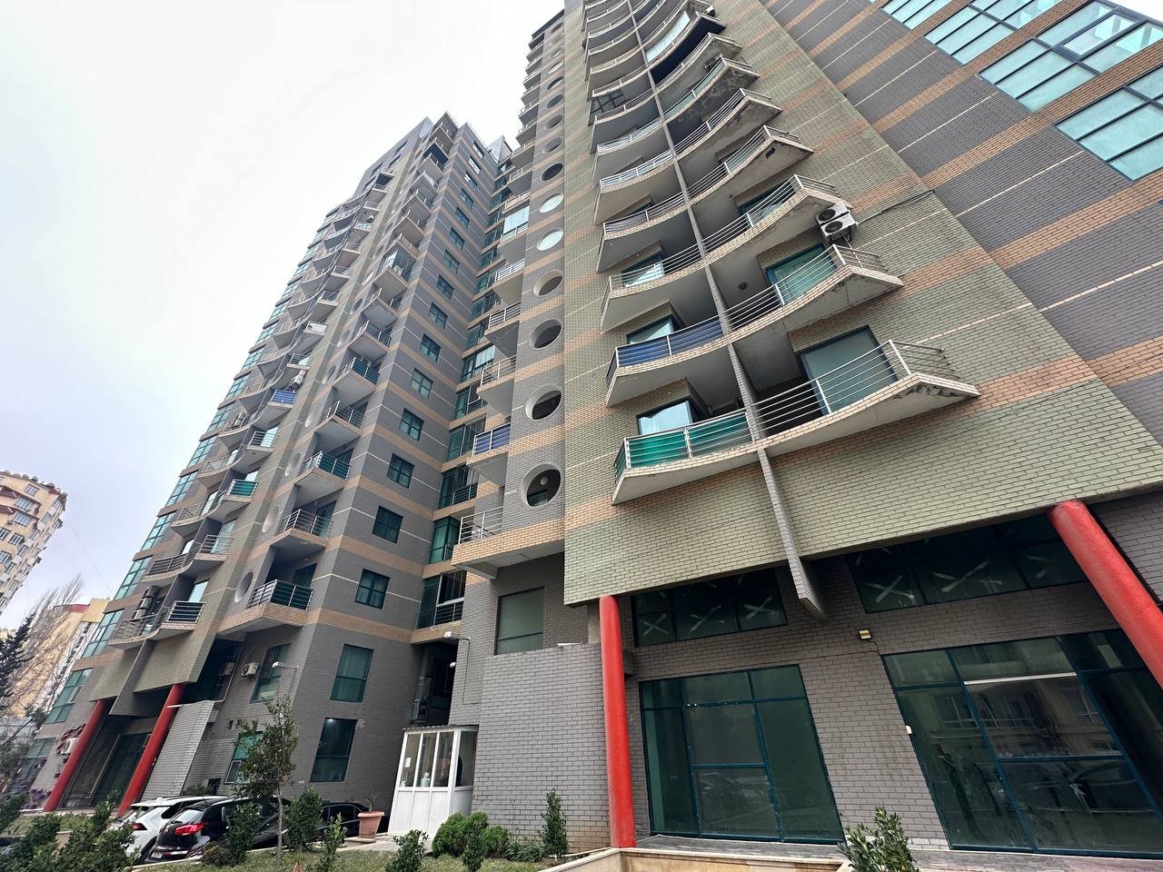 3 bedrooms Apartment in Nasimi, Azerbaijan No. 1380