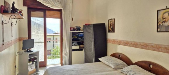 Apartamento de 3 divisões em Casola di Napoli, Italy N.º 177767 3
