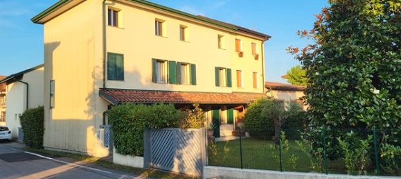 Villa de 10 habitaciónes en Pordenone, Italy No. 267289 2
