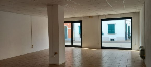 3 rooms Commercial property in Cavriago, Italy No. 75079 3