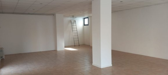 3 rooms Commercial property in Cavriago, Italy No. 75079 4
