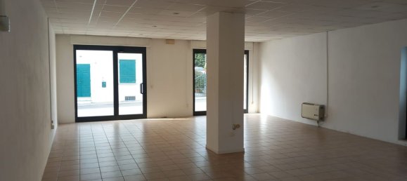 3 rooms Commercial property in Cavriago, Italy No. 75079 2