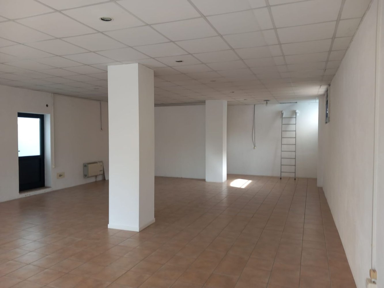 3 rooms Commercial property in Cavriago, Italy No. 75079