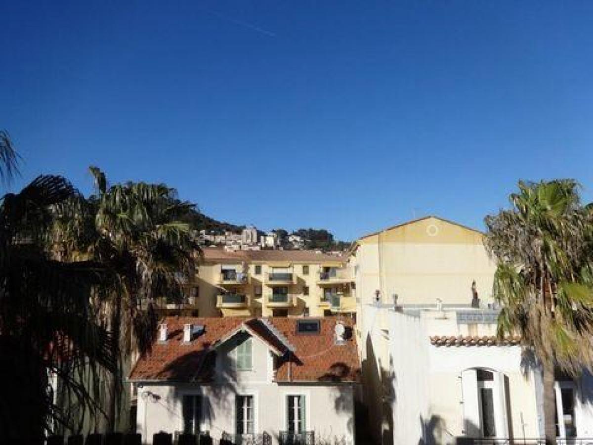 3 bedrooms Condo in Hyeres, France No. 11336