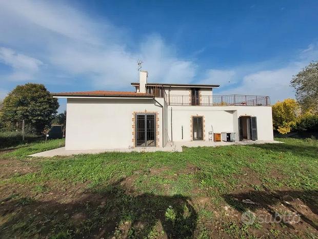 Вилла с 5 комнатами в Паломбара Сабина, Италия № 255557