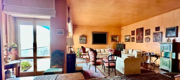 5 rooms Apartment in Turin, Italy No. 136063 8