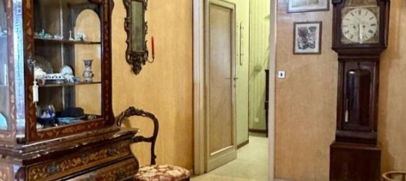 5 rooms Apartment in Turin, Italy No. 136063 11