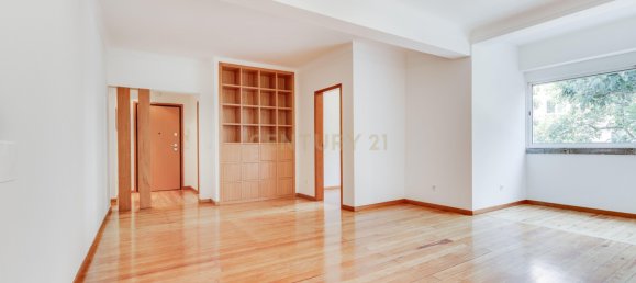 3 bedrooms Apartment in Lisbon, Portugal No. 272739 3