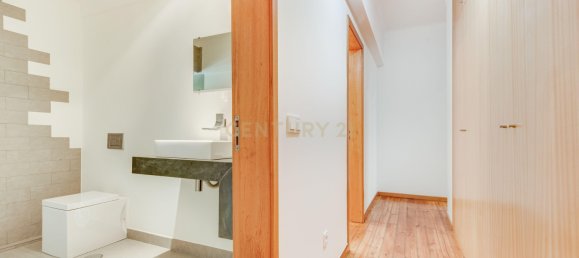 3 bedrooms Apartment in Lisbon, Portugal No. 272739 14