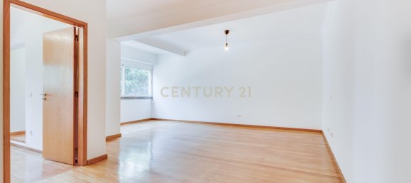 3 bedrooms Apartment in Lisbon, Portugal No. 272739 2