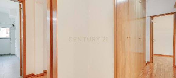 3 bedrooms Apartment in Lisbon, Portugal No. 272739 16