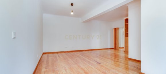 3 bedrooms Apartment in Lisbon, Portugal No. 272739 4