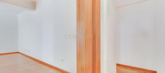 3 bedrooms Apartment in Lisbon, Portugal No. 272739 12