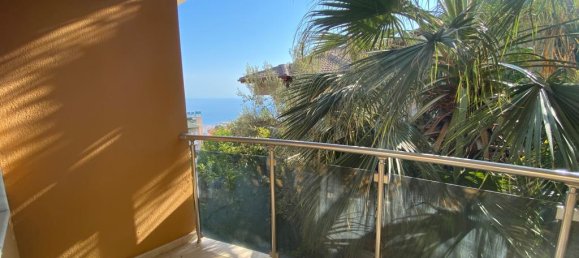 Villa 4+1 in Tepe, Turkey No. 8607 11