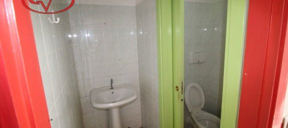 3 rooms Commercial property in Montevarchi, Italy No. 123332 6