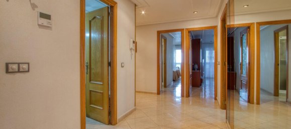 Apartamento de 3 dormitorios en Torrevieja, Spain No. 183321 7