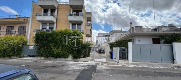3 rooms Apartment in Lecce, Italy No. 279536 28