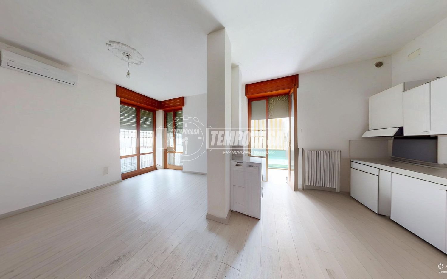 3 rooms Apartment in Lecce, Italy No. 279536