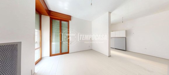 3 rooms Apartment in Lecce, Italy No. 279536 2