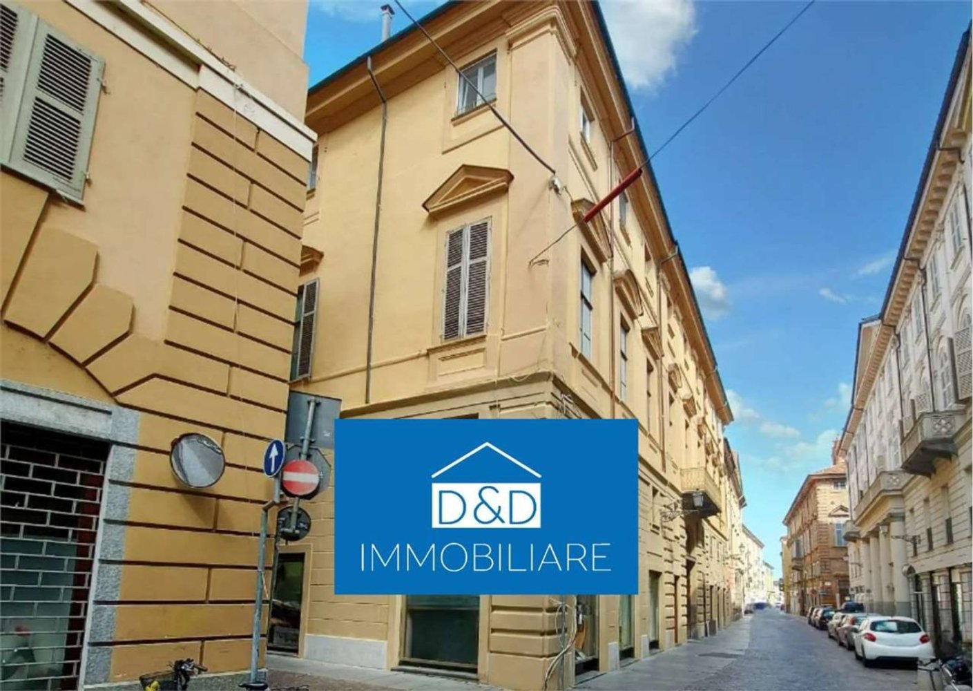 230m² Commercial property in Casale Monferrato, Italy No. 211321