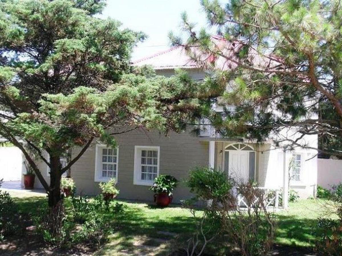 Дом с 4 спальнями в Мальдонадо, Уругвай № 6180