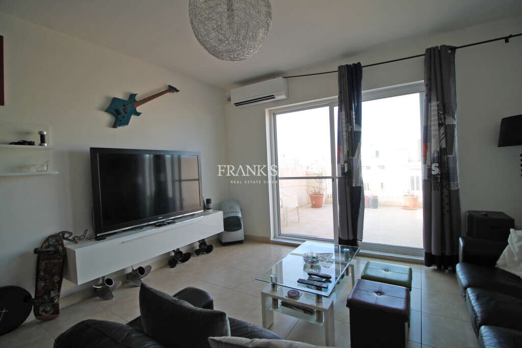 2 غرف نوم بانتهاوس في Swieqi, Malta رقم 2117