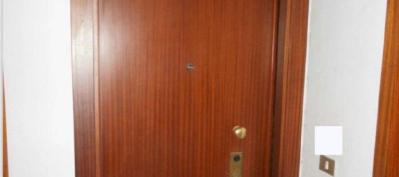 3 rooms Apartment in Milan, Italy No. 245946 5