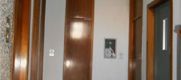 3 rooms Apartment in Milan, Italy No. 245946 4
