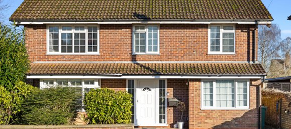 4 bedrooms House in Horley, United Kingdom No. 1070 3