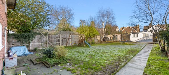 4 bedrooms House in Horley, United Kingdom No. 1070 21