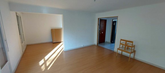 2 bedrooms Apartment in Pertuis, France No. 286861 2