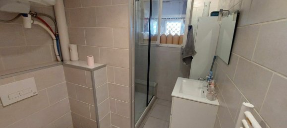 2 bedrooms Apartment in Pertuis, France No. 286861 3