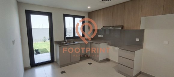 3 bedrooms Townhouse in Dubai, UAE No. 24562 6