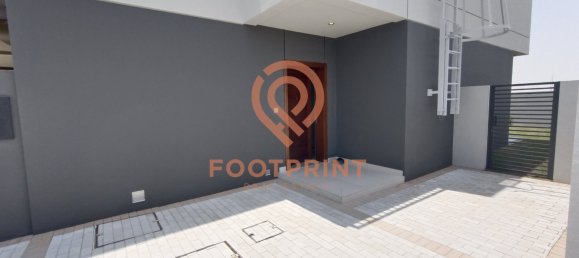 3 bedrooms Townhouse in Dubai, UAE No. 24562 9