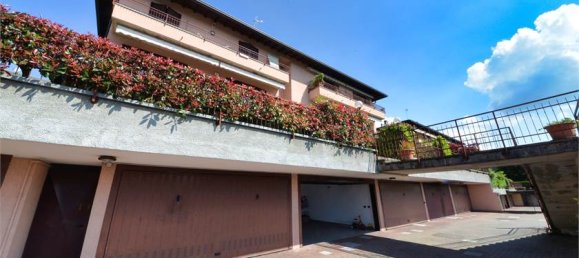 3 bedrooms Apartment in Capiago Intimiano, Italy No. 378789 4