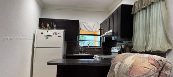 4 bedrooms Villa for sale in Miami, Miami-Dade, Florida, USA № 614648 19