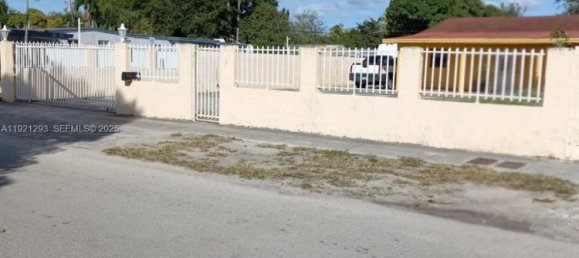 4 bedrooms Villa for sale in Miami, Miami-Dade, Florida, USA № 614648 3