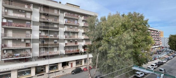 Квартира с 4 комнатами в Бари, Италия № 20013 14