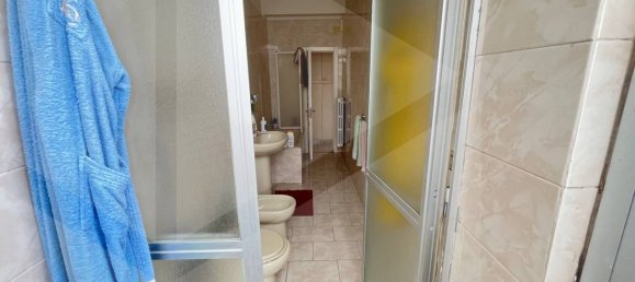 Квартира с 4 комнатами в Бари, Италия № 20013 2