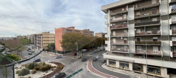 Квартира с 4 комнатами в Бари, Италия № 20013 13