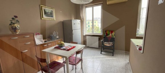 Квартира с 4 комнатами в Бари, Италия № 20013 16