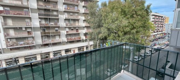 Квартира с 4 комнатами в Бари, Италия № 20013 12