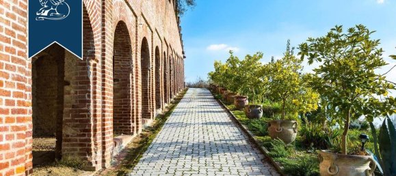 Castelos T10 em Cinaglio, Italy N.º 138694 13