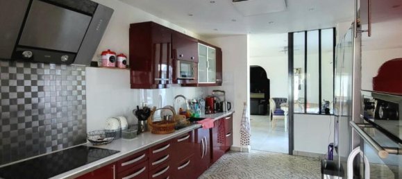 6 bedrooms House in Eure, France No. 342994 7