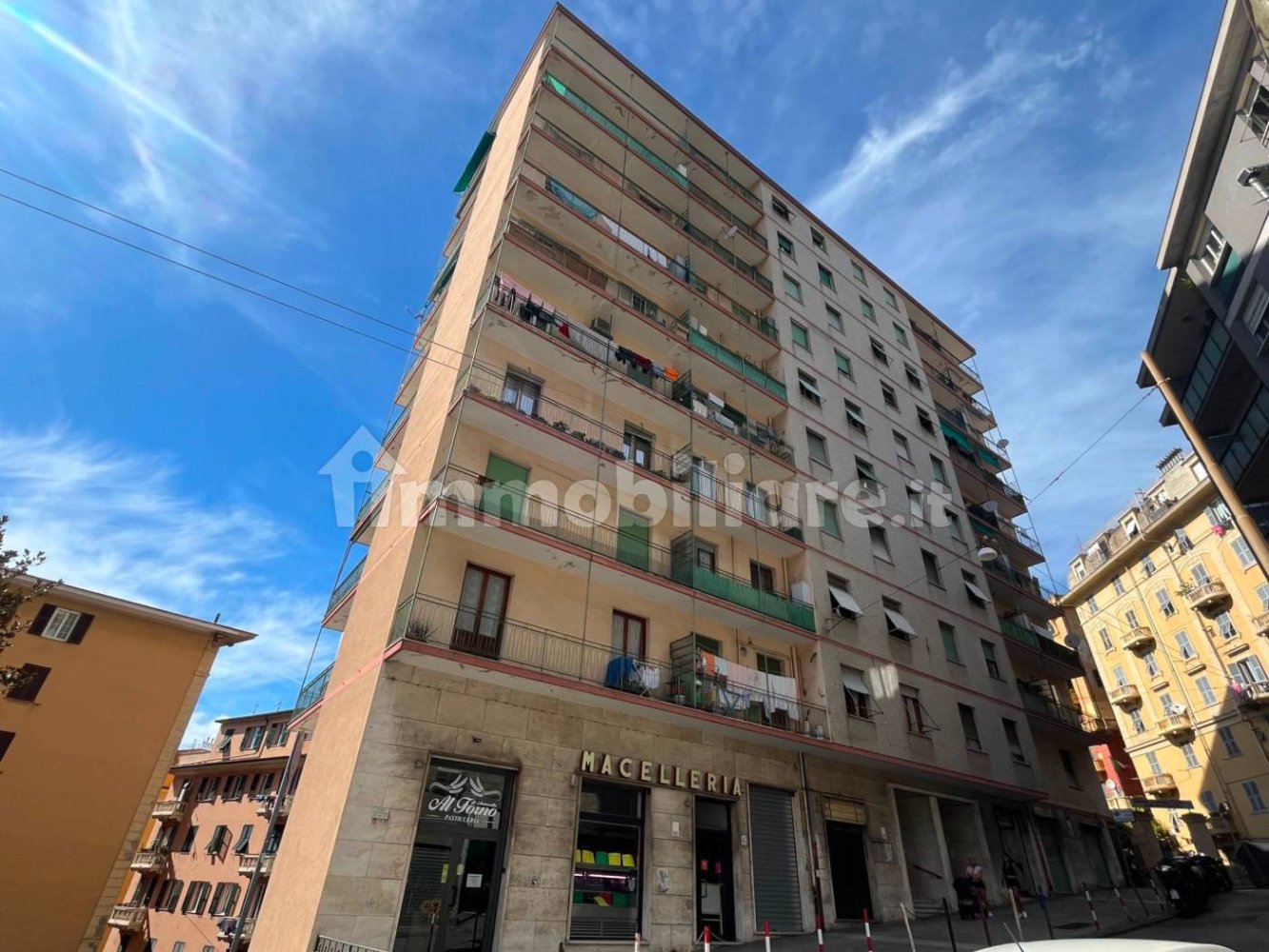 1 room Commercial property in Genoa, Italy No. 160424